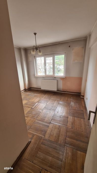 Apartament cu 2 camere de vânzare în Curtea de Argeș.