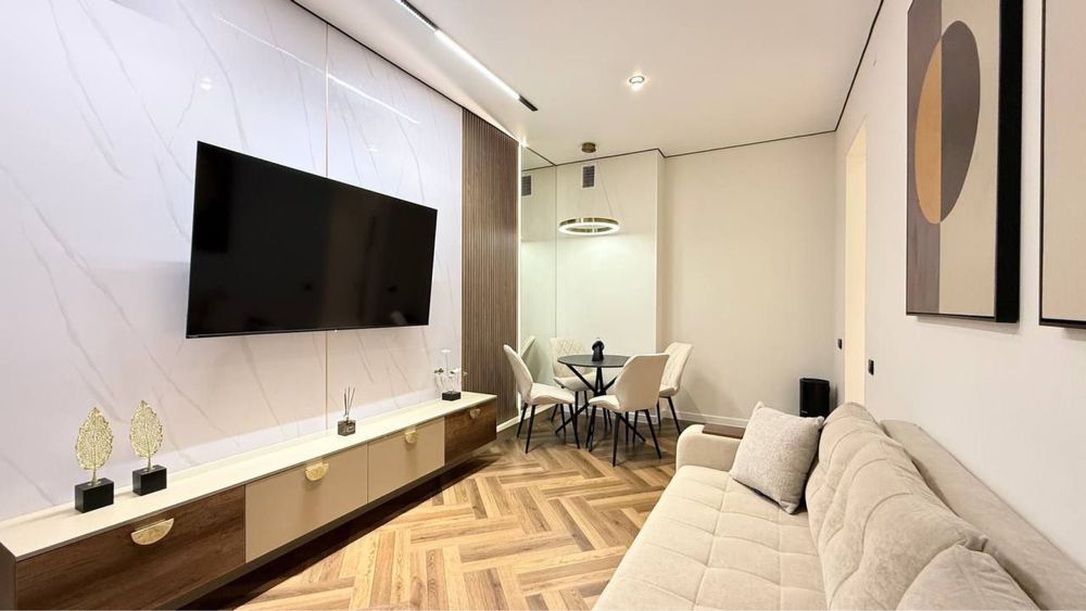 Срочно сдаю 2-комн квартиру / Новая / Метро Космонавтов