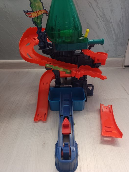 Писти Hot Wheels