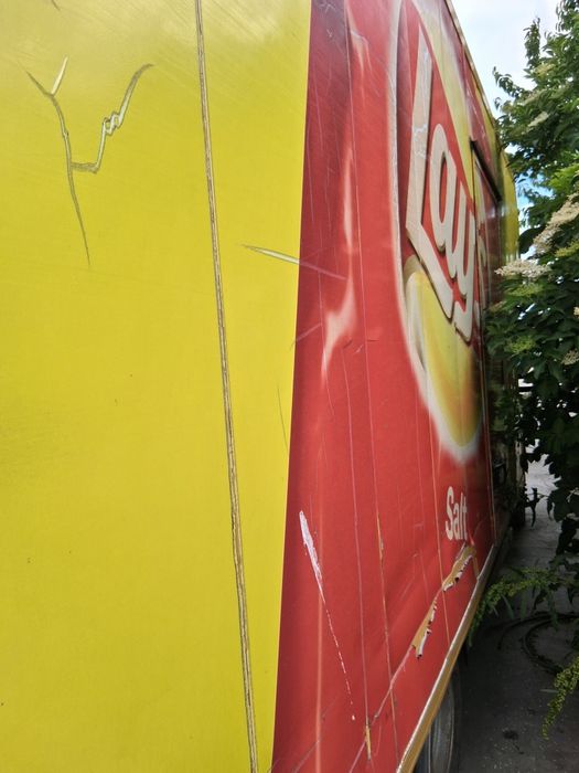 Camion de vanzare 3,5 tone carosat stil cub marca Iveco