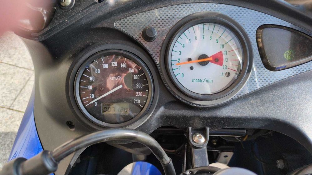 SUZUKI SV650, 2002, 7000km!, 2700Euro