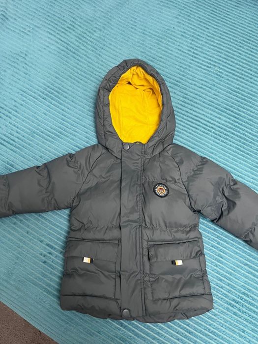 Продам куртку детскую