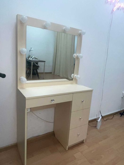 Туалетный столик