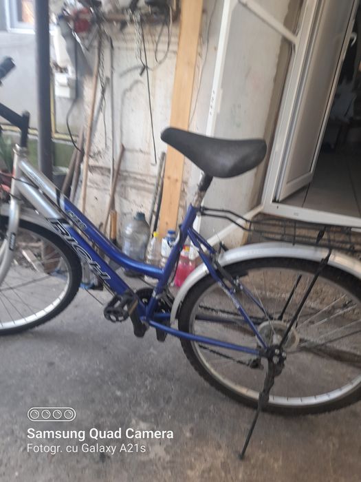 Vand bicicleta 350 lei