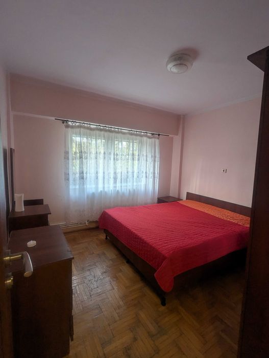 Închiriez garsonieră
