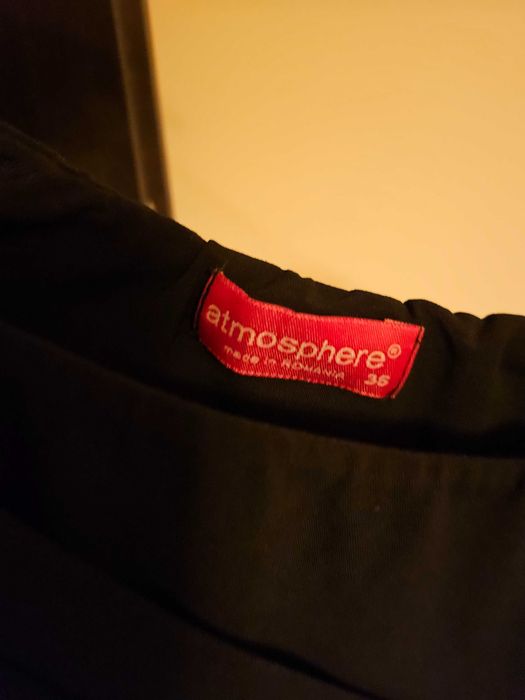 rochie scurta, cu accesoriu pe umar