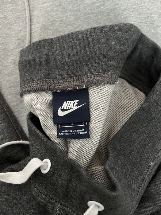 Оригинален NIKE екип  S размер