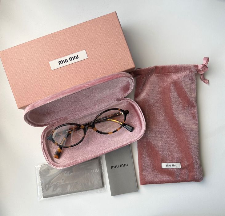 Оригинални нови очила MIU MIU MU04ZS