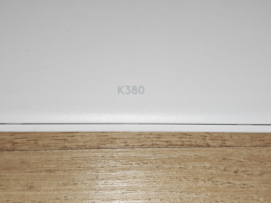 Безжична клавиатура Logitech K380, бяла
