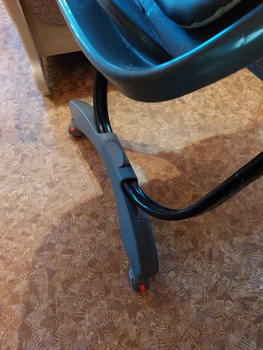 Продам стульчик для кормление