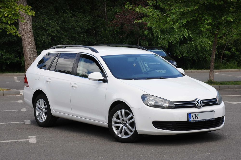 VW Golf 6 2011 1.6TDi 105 CP E5 CutieAut Clima Navi Camera, Proprietar