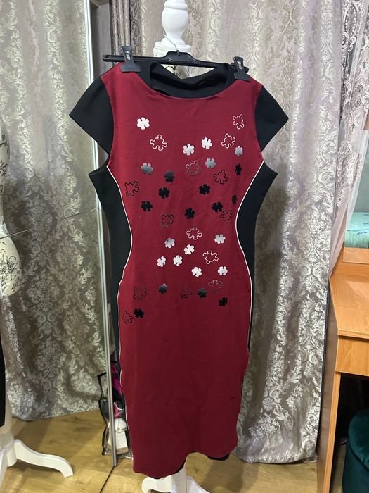 Rochie elegantă fără mâneci