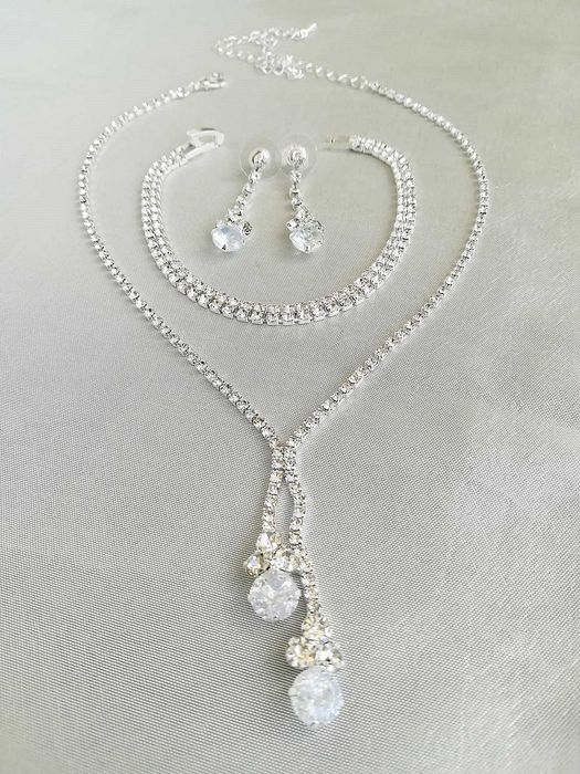 set bijuterii elegant cu zirconii albe pentru mirese si ocazii