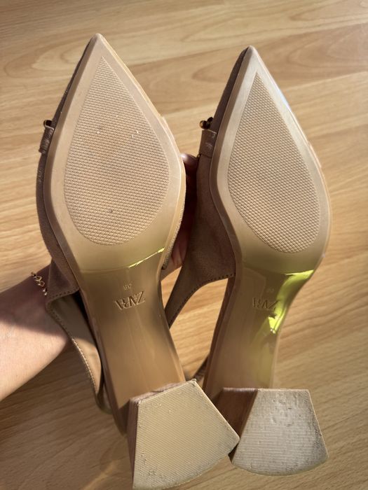 Нови Zara- 38 номер