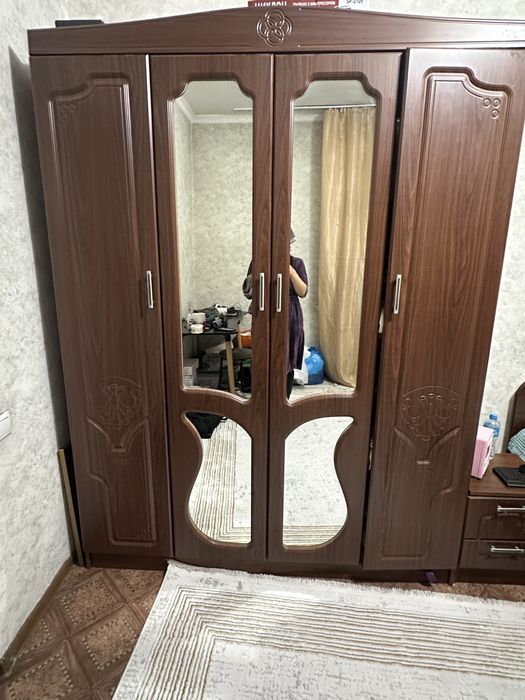 шкаф 4 деврный, в хорошем состоянии