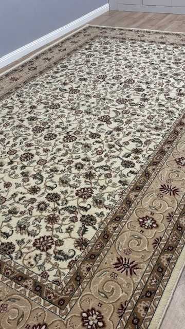 Ковры в отличном состояний