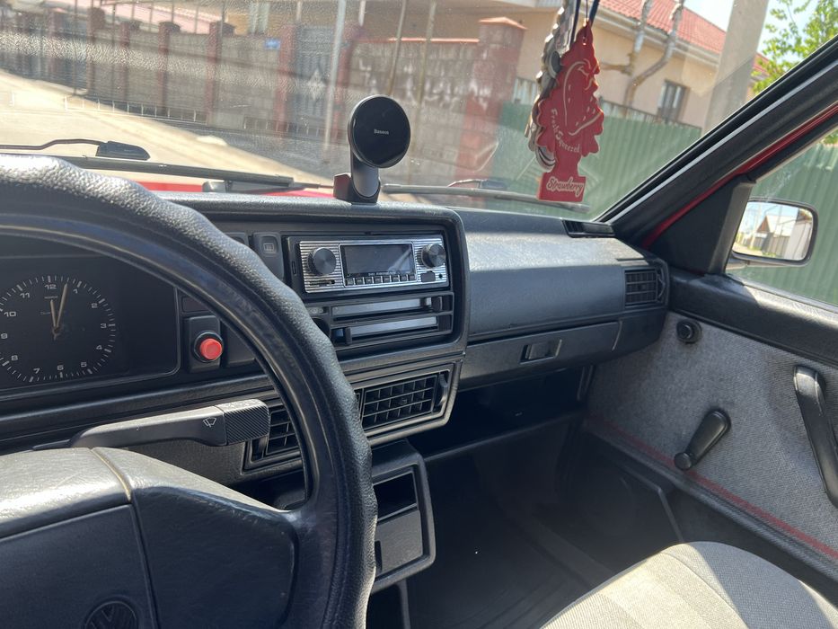 Volkswagen Golf 2 моно впрыск 1.8 АКПП