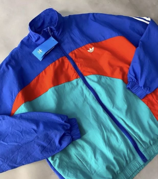 Винтажная ретро одежда в стиле 90-х