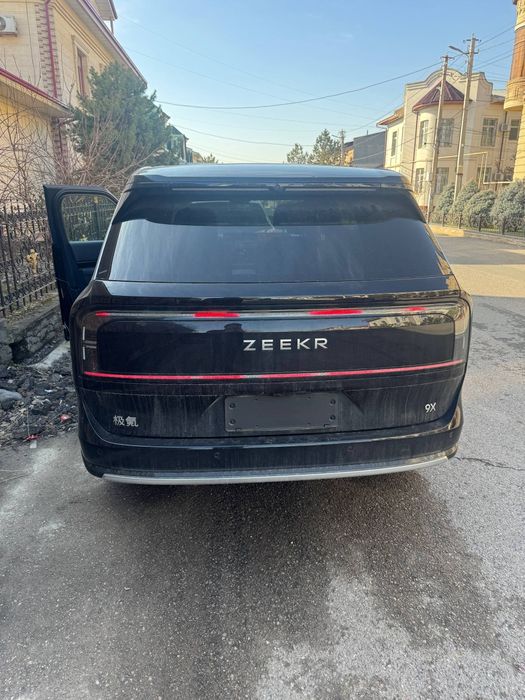 Zeekr 9X Max. 70KWH