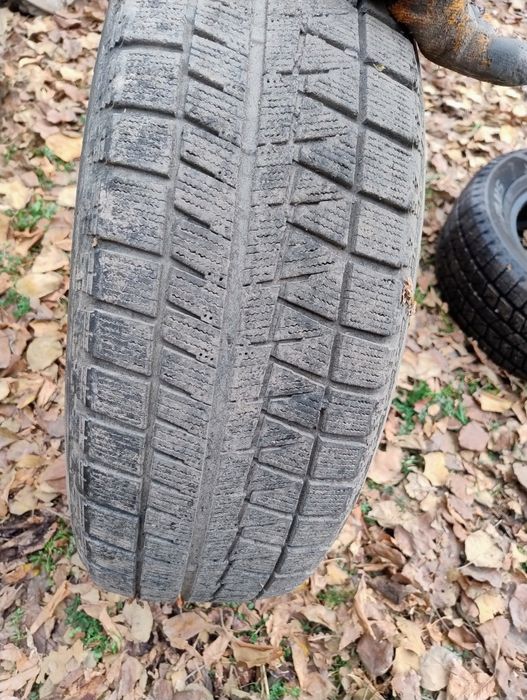 Зимние резины . Пара.