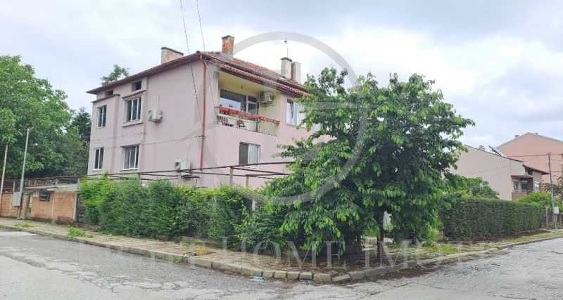 Реф. 253 Къща с двор / Прослав