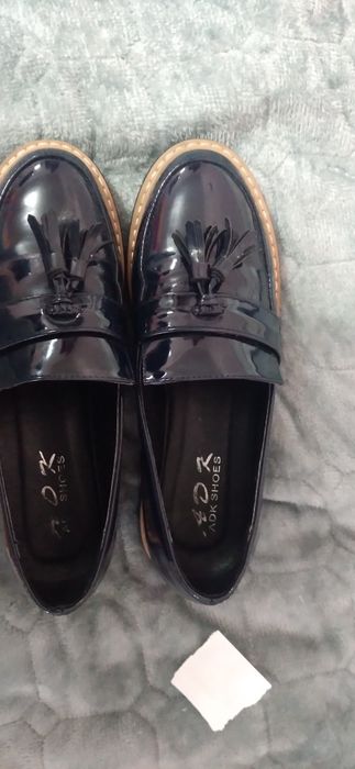 Pantofi ,m:37,lac ,NOI,35 lei