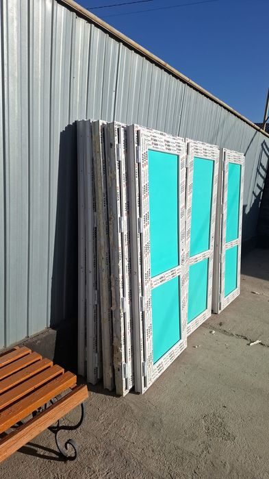 Продам пластиковые двери