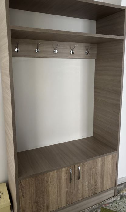 Продается новый шкаф в прихожую