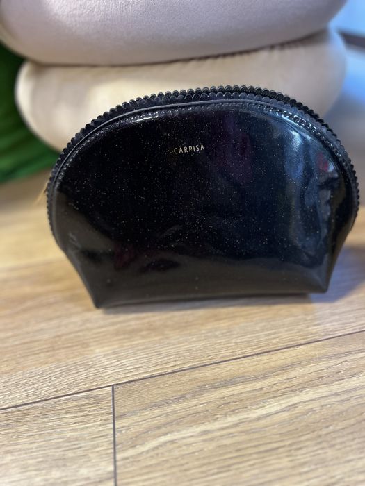 Несесер нов лачен