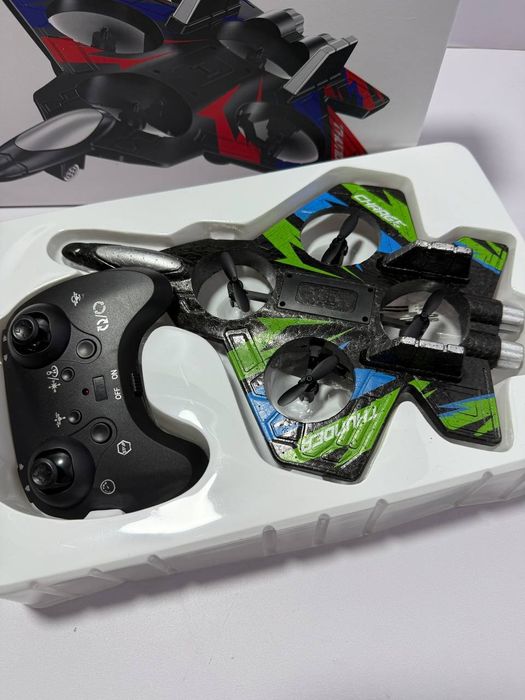 Летающий самолёт игрушка