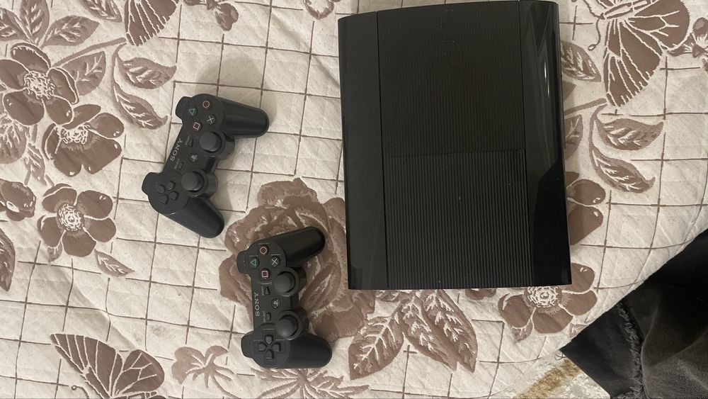 Продается Playstation 3 superslim