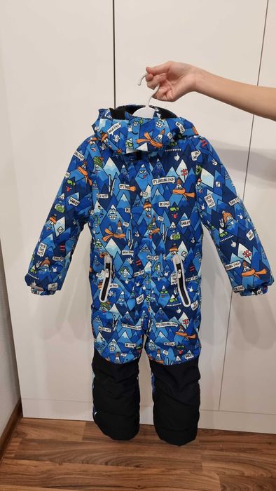 Продам комбинезон на мальчика