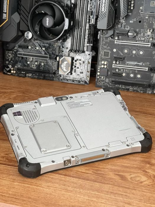 Таблет Лаптоп Panasonic ToughPad FZ-G1 i5-6Gen, 4GB RAM, 128GB SSD