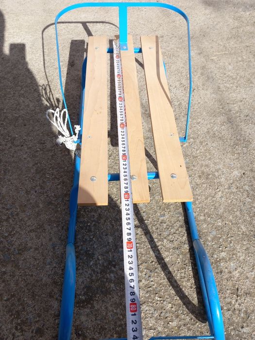 Продавам чисто нова шейна