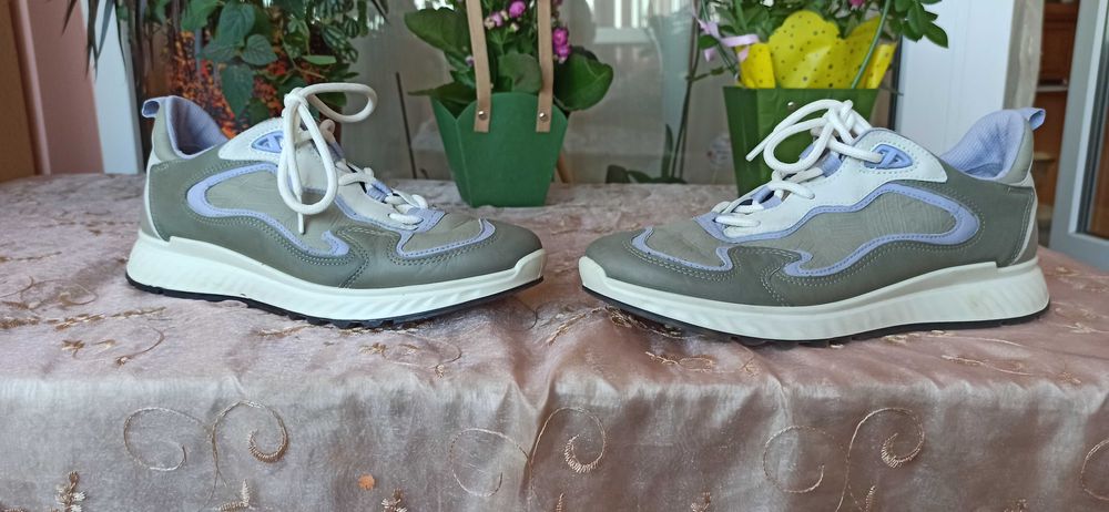 Timberland№ 38-40лв Karrimor№43-55лв,Landrover№44-45 лв,ЕССО № 40-35лв