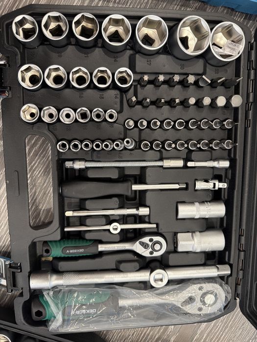 Продаётся набор ключей – 82 предмета.