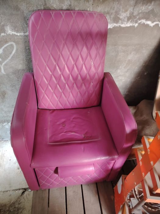 Педикюрное кресла.