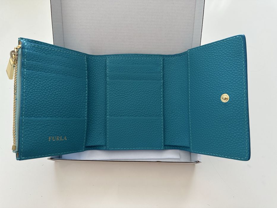 Дамски портмонета FURLA. Различни видове