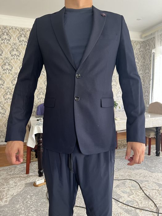 Продам брючный костюм