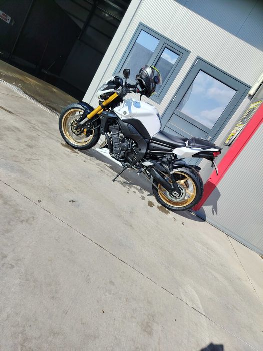 Yamaha fz8 Neked