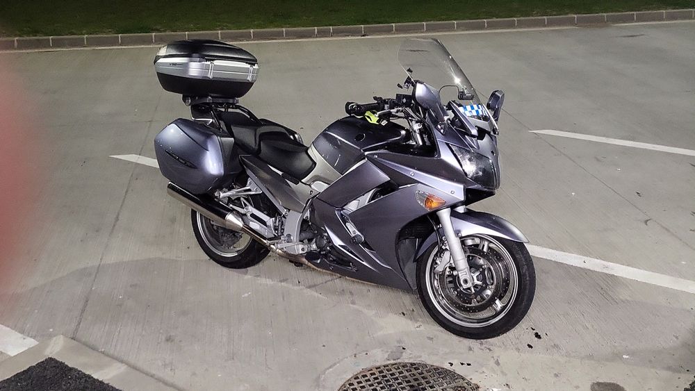 Vand Yamaha FJR 1300A/  cumpărată de noua din Ro. Prima înmatriculare 2009