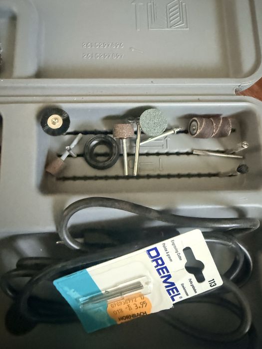 Sculă rotativă / Mini-freză Dremel Multi cu accesorii și trusă completă