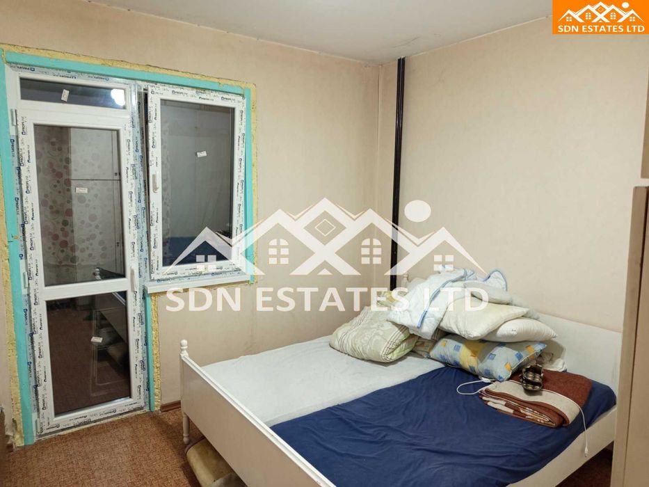 Продава тристаен апартамент южно от бензиностанция Шел