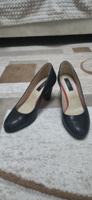 Pantofi eleganți piele