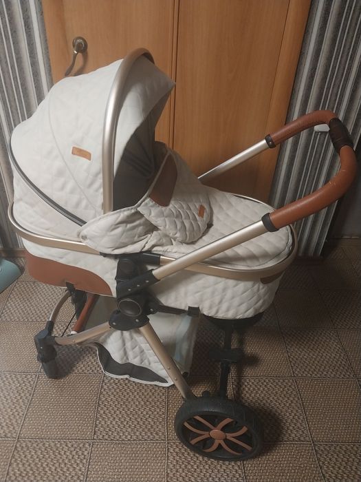 Продам каляску 10000