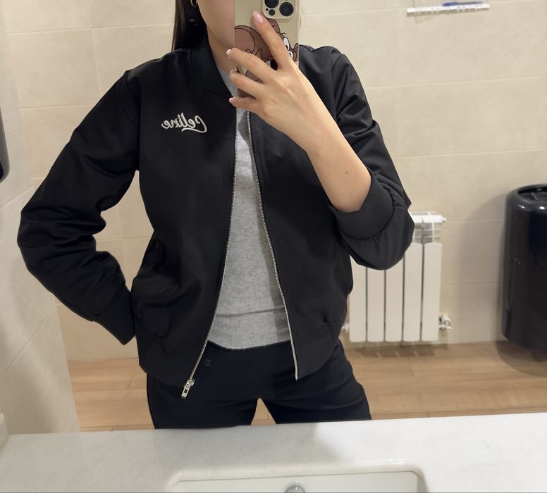 Продам Бомбер-куртка