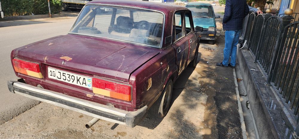 Мошина сотилади 2105