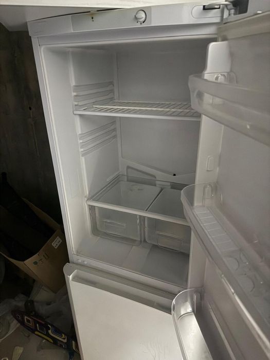 Холодильник в рабочием состояние