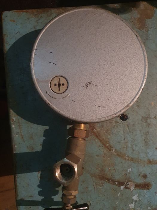 Манометр   СССР.