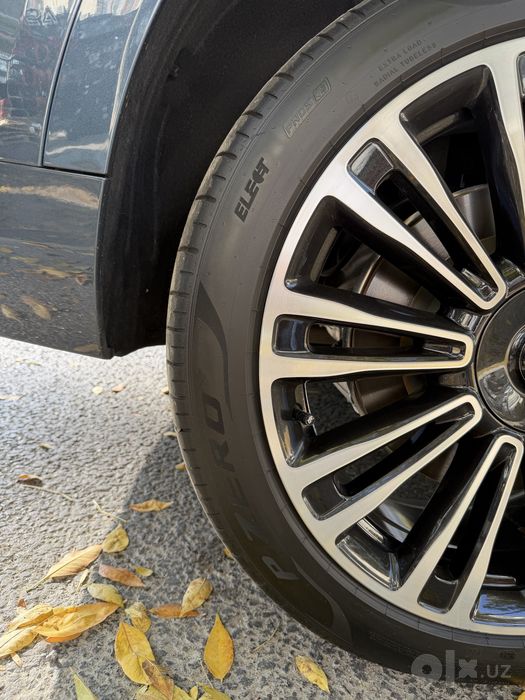 Pirelli P Zero Elect 285/40/R22 - 265/40/R22